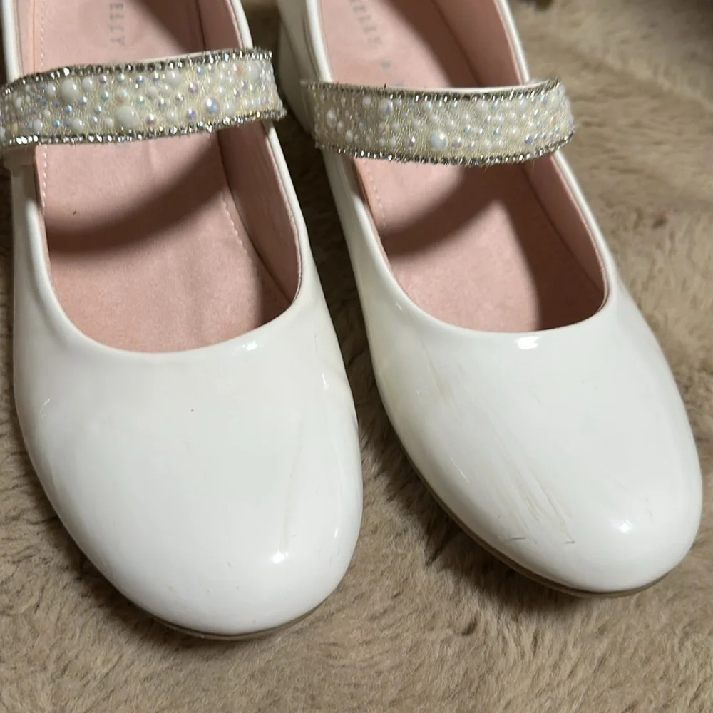 Kelly & Katie Lil Eva Heeled, light Beige Girls Shoes with Perls Size 6